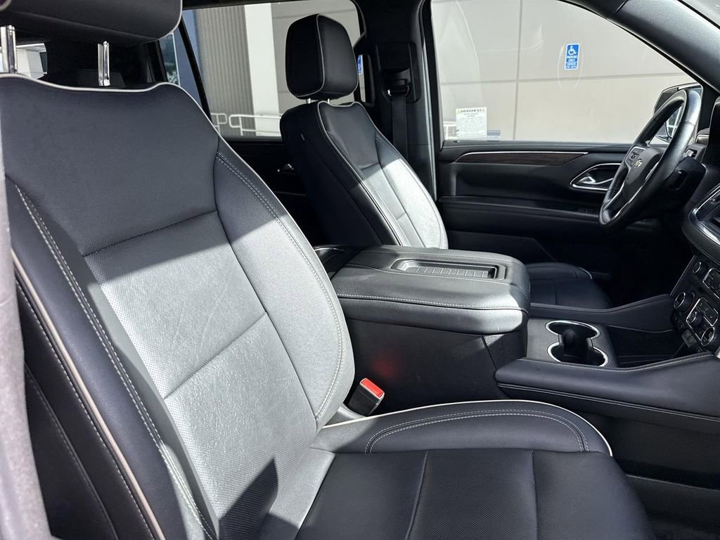 Used 2024 Chevrolet Suburban Premier image 26