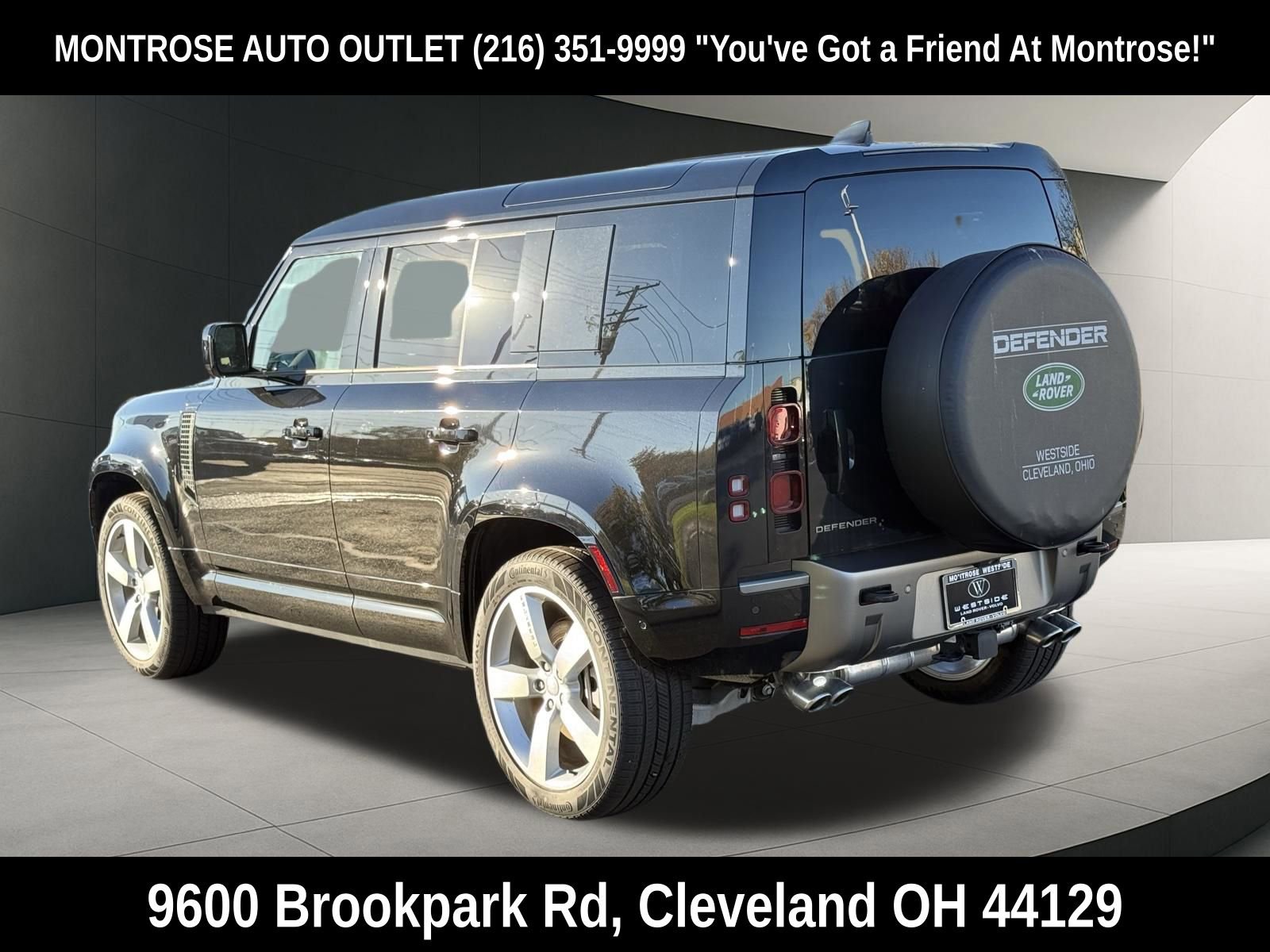 New 2025 Land Rover Defender 110 X-Dynamic SE image 4