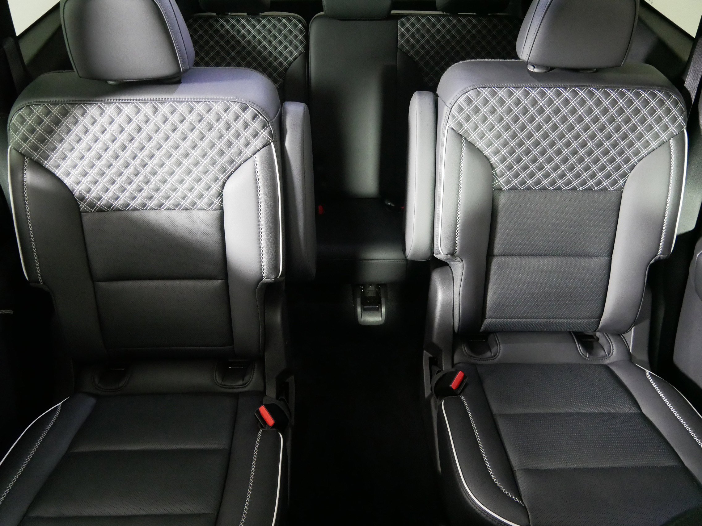 Used 2024 GMC Acadia Denali w/ LPO, Floor Liner Package image 13