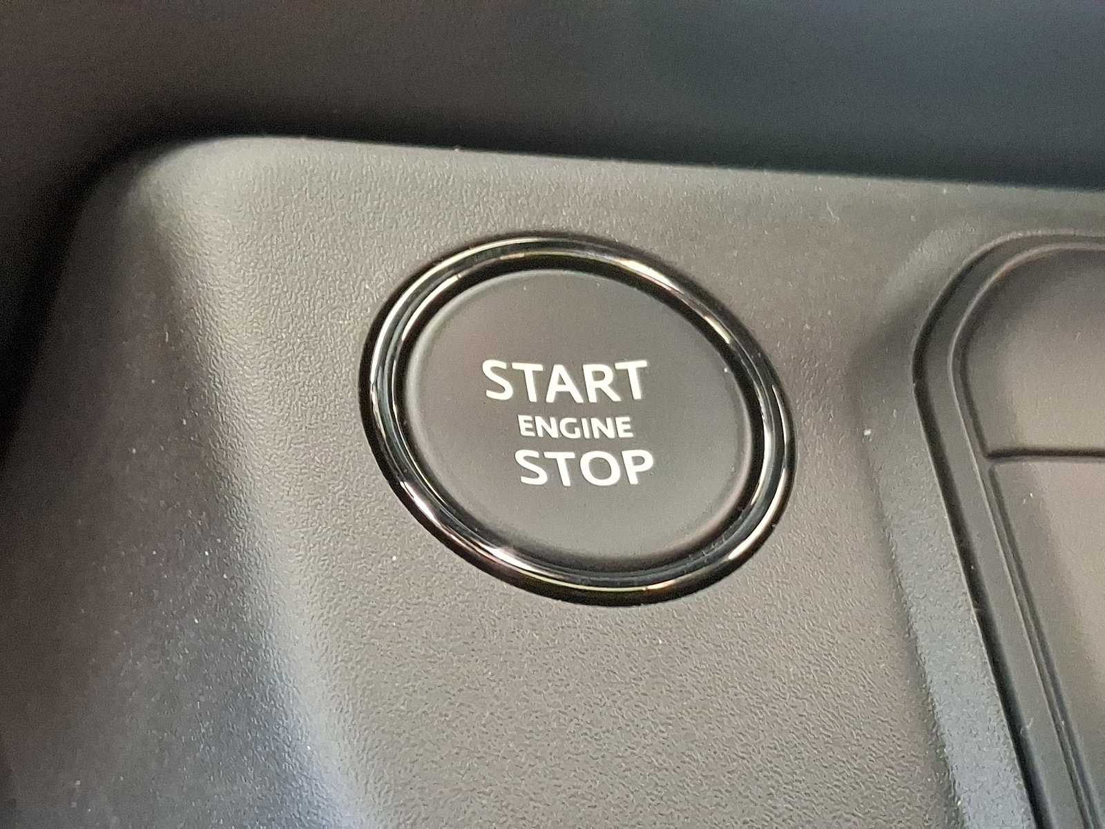 New 2026 Land Rover Defender 110 OCTA AWD/4WD image 17
