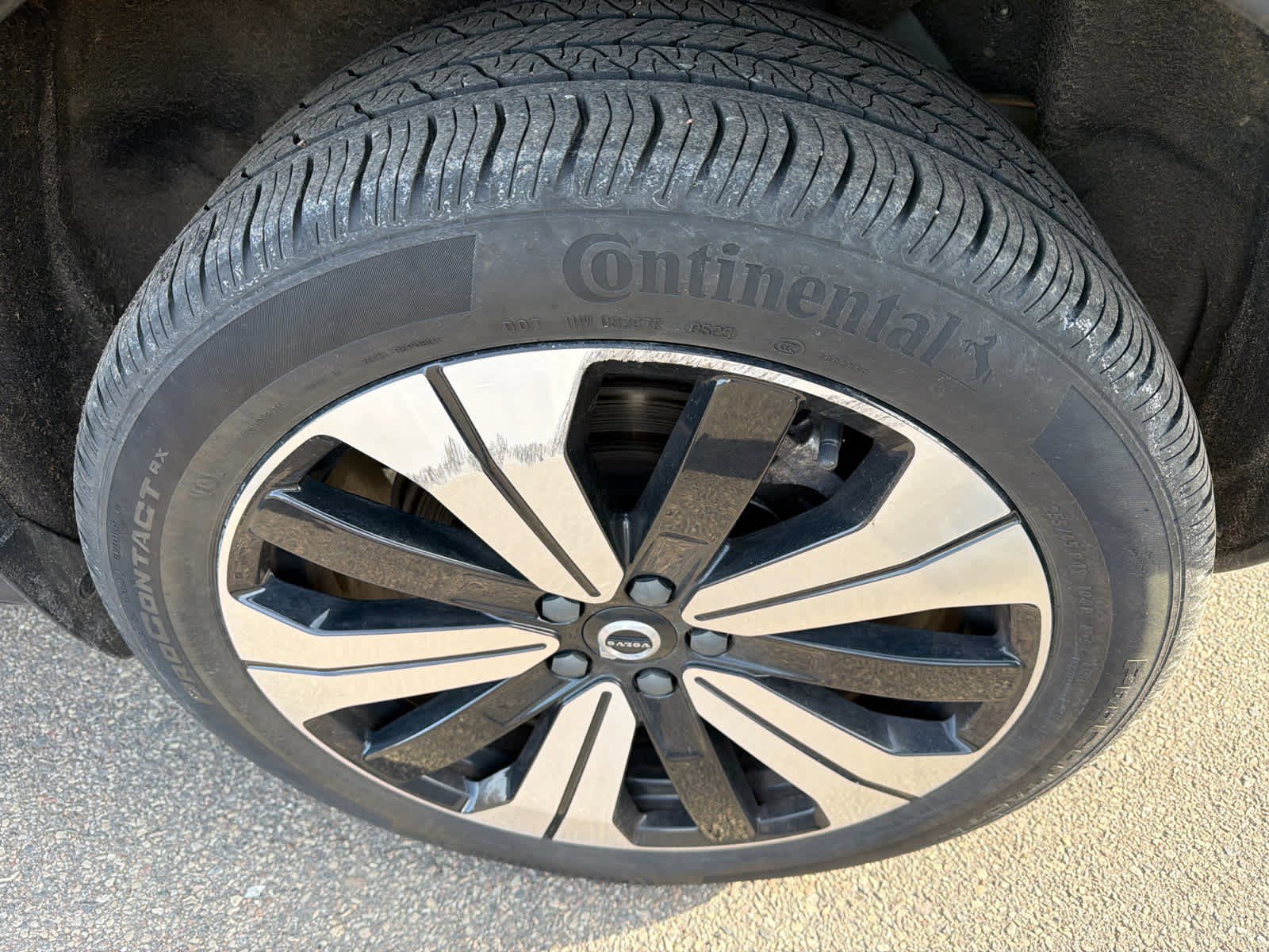 Used 2023 Volvo XC40 Recharge Plus w/ Protection Package Premier image 11