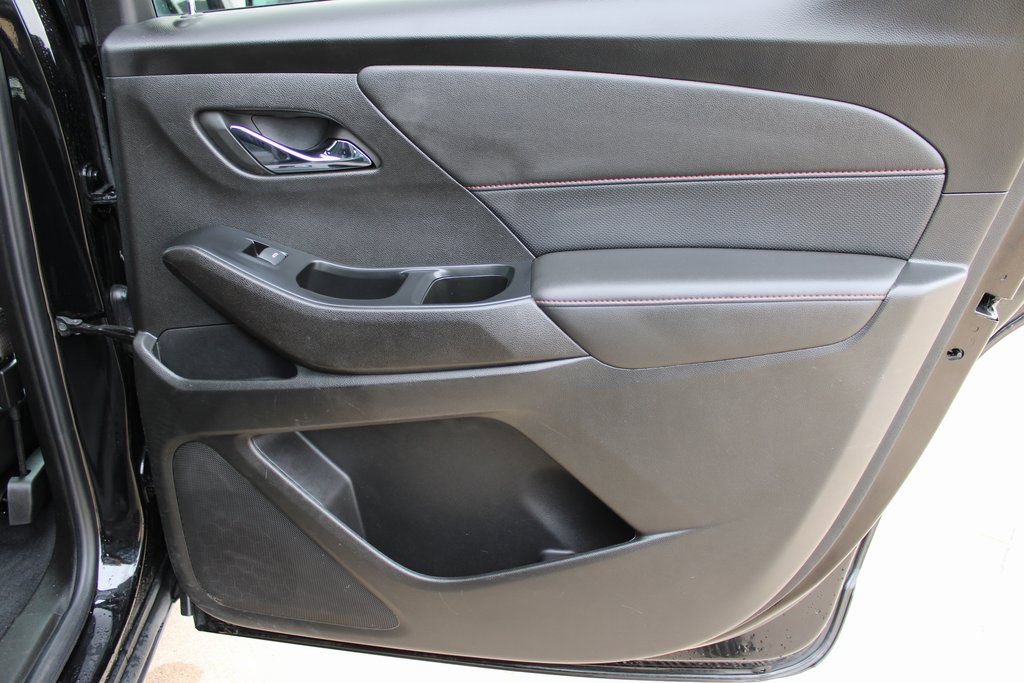 Used 2023 Chevrolet Traverse RS image 48
