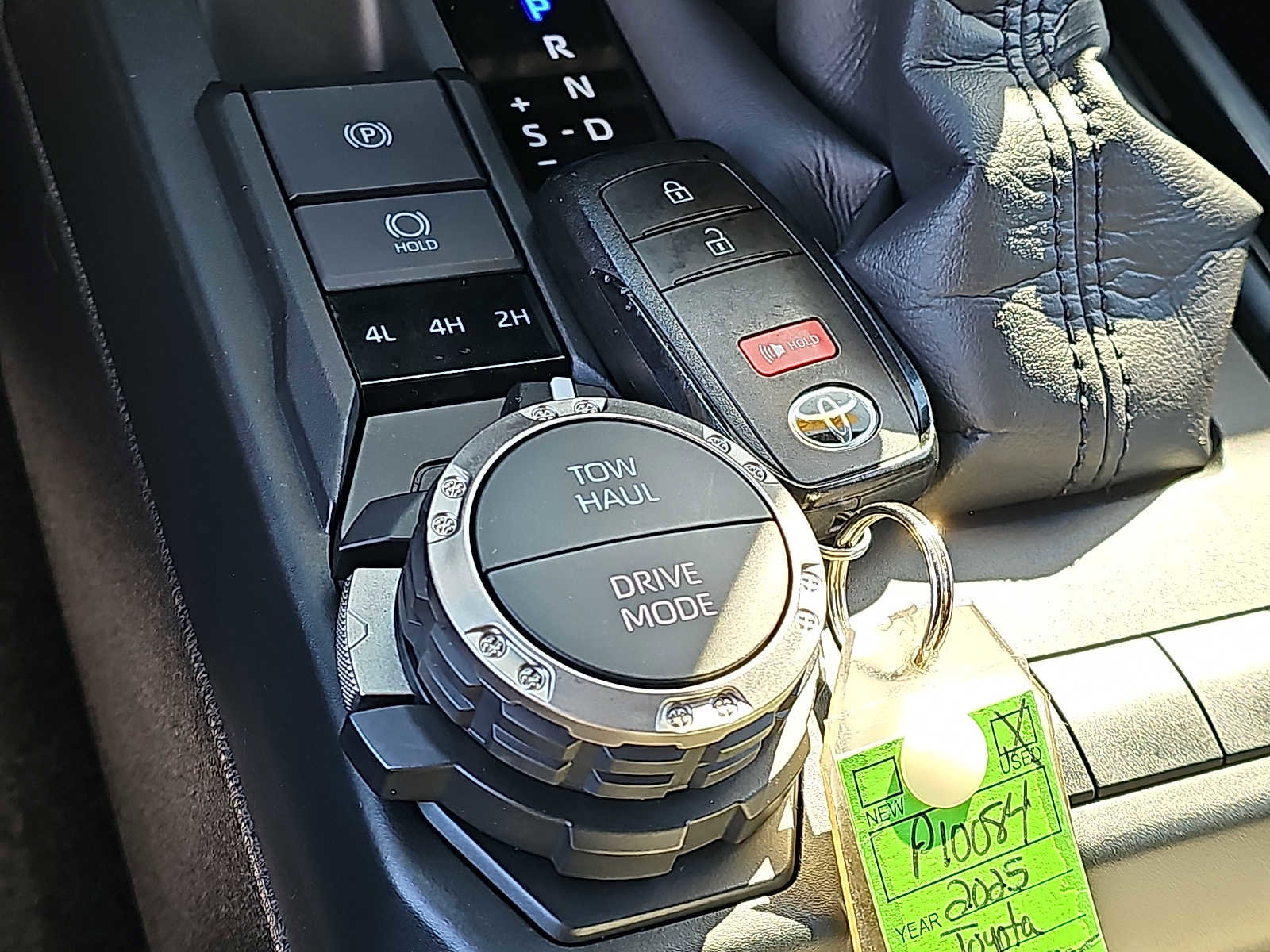 Used 2025 Toyota 4Runner SR5 AWD/4WD image 24