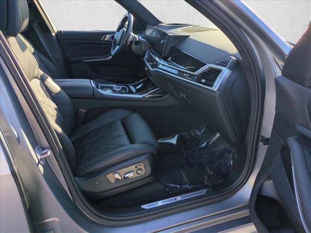 Used 2023 BMW X7 xDrive40i w/ M Sport Package image 24
