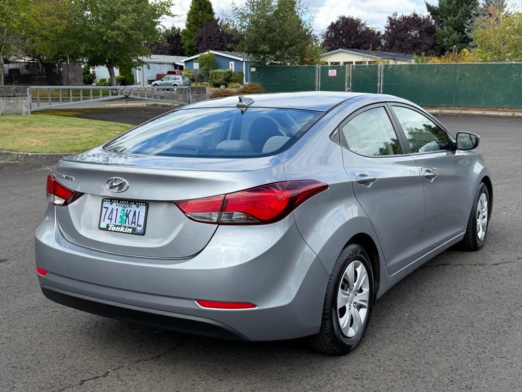 Used 2016 Hyundai Elantra SE FWD image 8