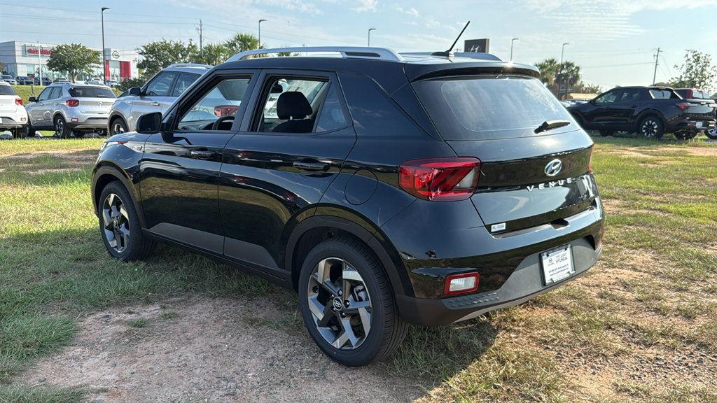 New 2026 Hyundai Venue SEL FWD image 5