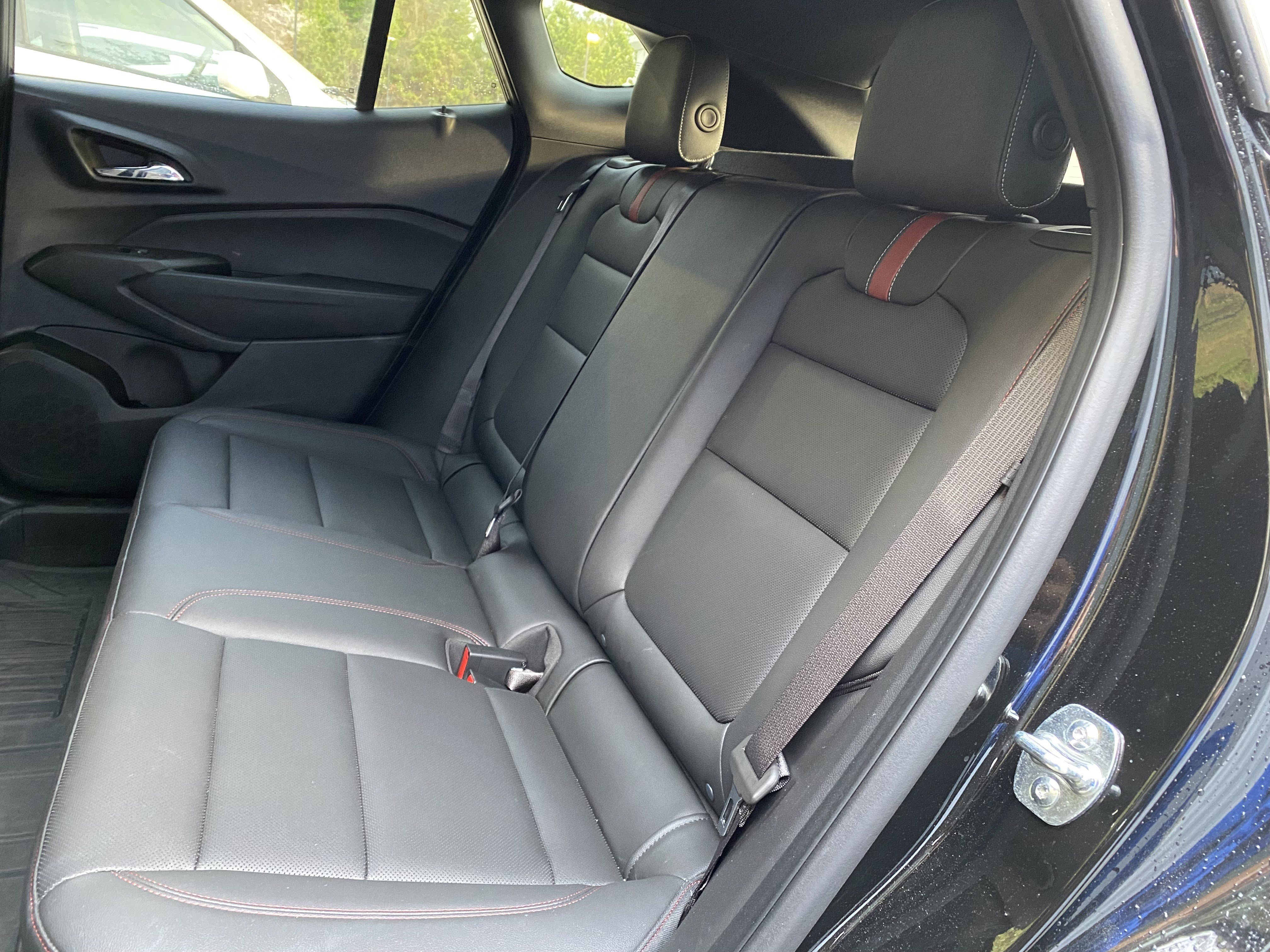 Used 2025 Chevrolet Trax RS image 35