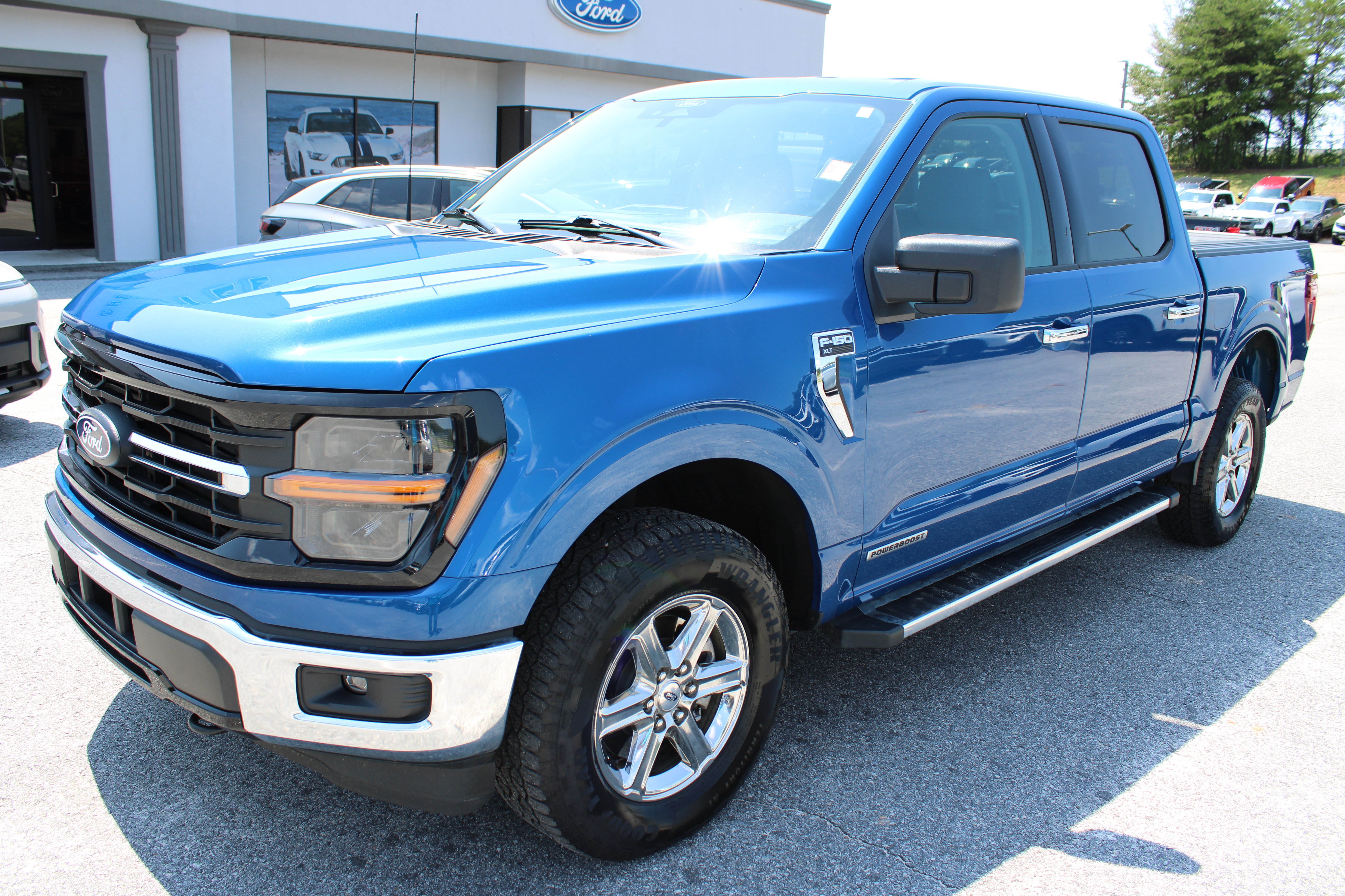 Used 2025 Ford F150 XLT w/ Equipment Group 301A Standard AWD/4WD image 2