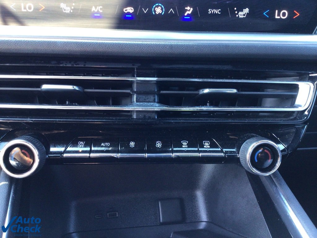 Used 2025 Chevrolet Traverse LT image 27