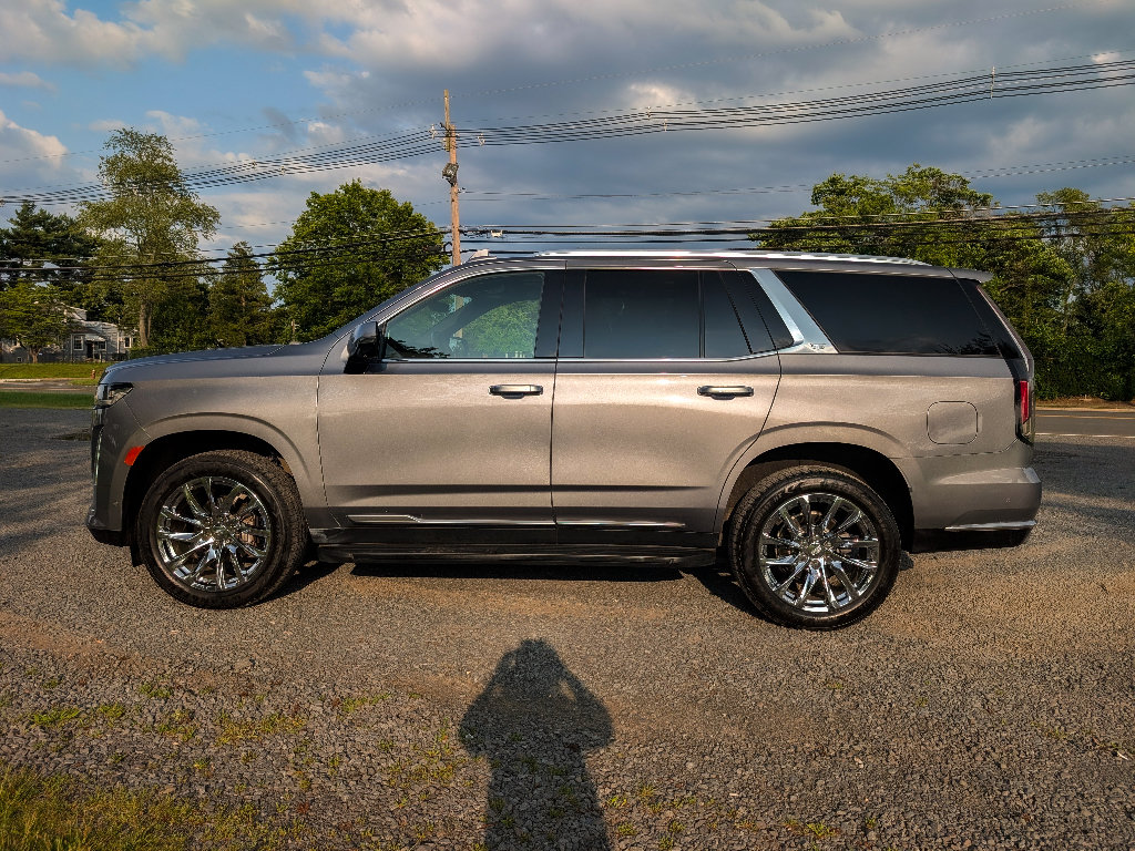 Used 2021 Cadillac Escalade Premium Luxury w/ LPO, Radiant Package AWD/4WD image 9