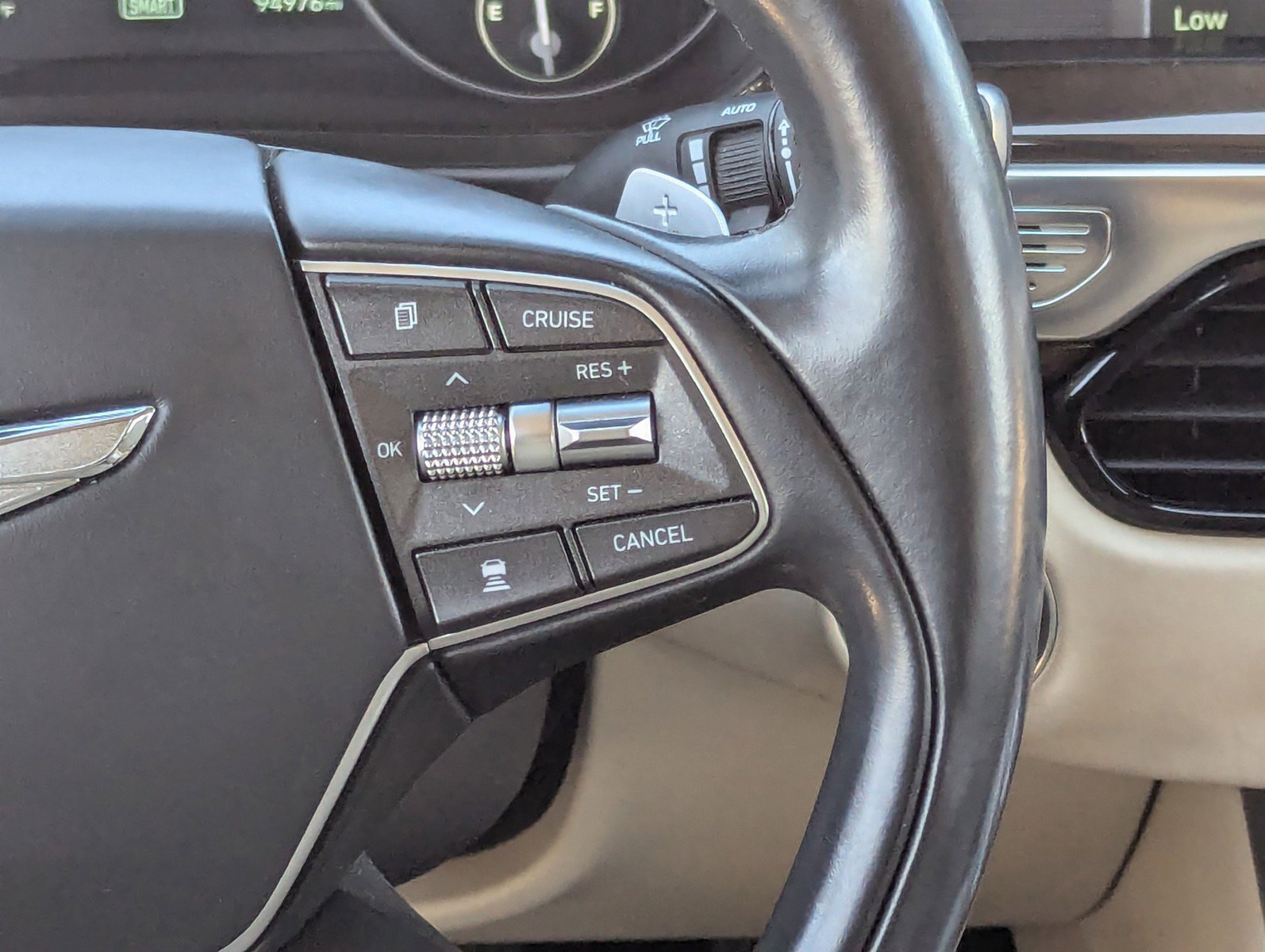 Used 2018 Genesis G90 3.3T Premium image 23