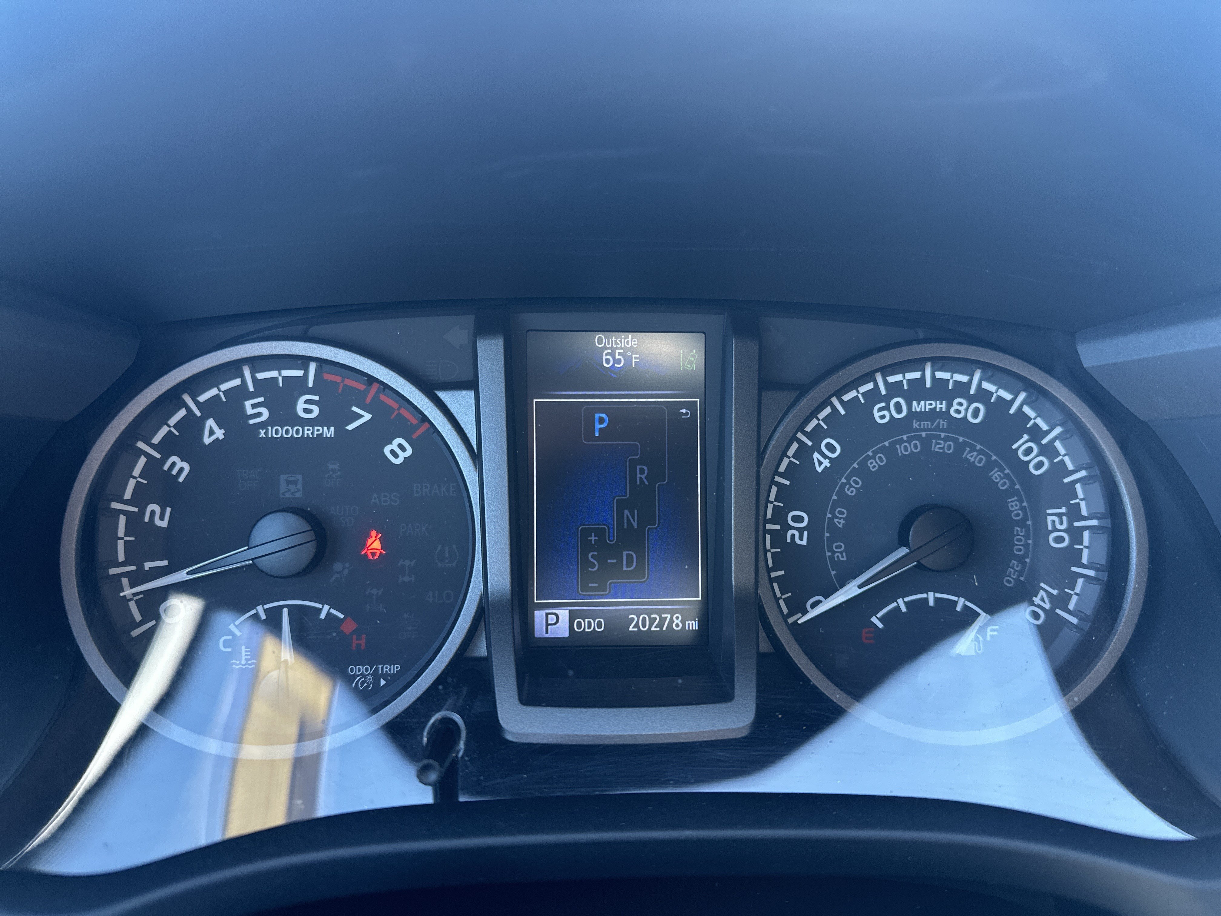 Used 2022 Toyota Tacoma TRD Sport w/ Black Out Package (TMS) AWD/4WD image 19