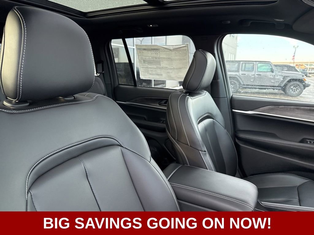 New 2025 Jeep Grand Cherokee Limited w/ Black Appearance Package image 52