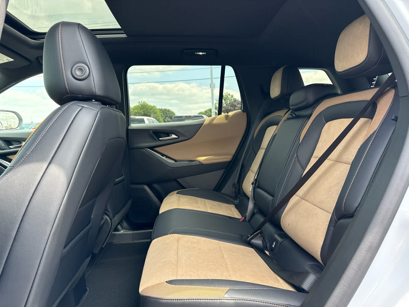 New 2026 Chevrolet Equinox ACTIV FWD image 24