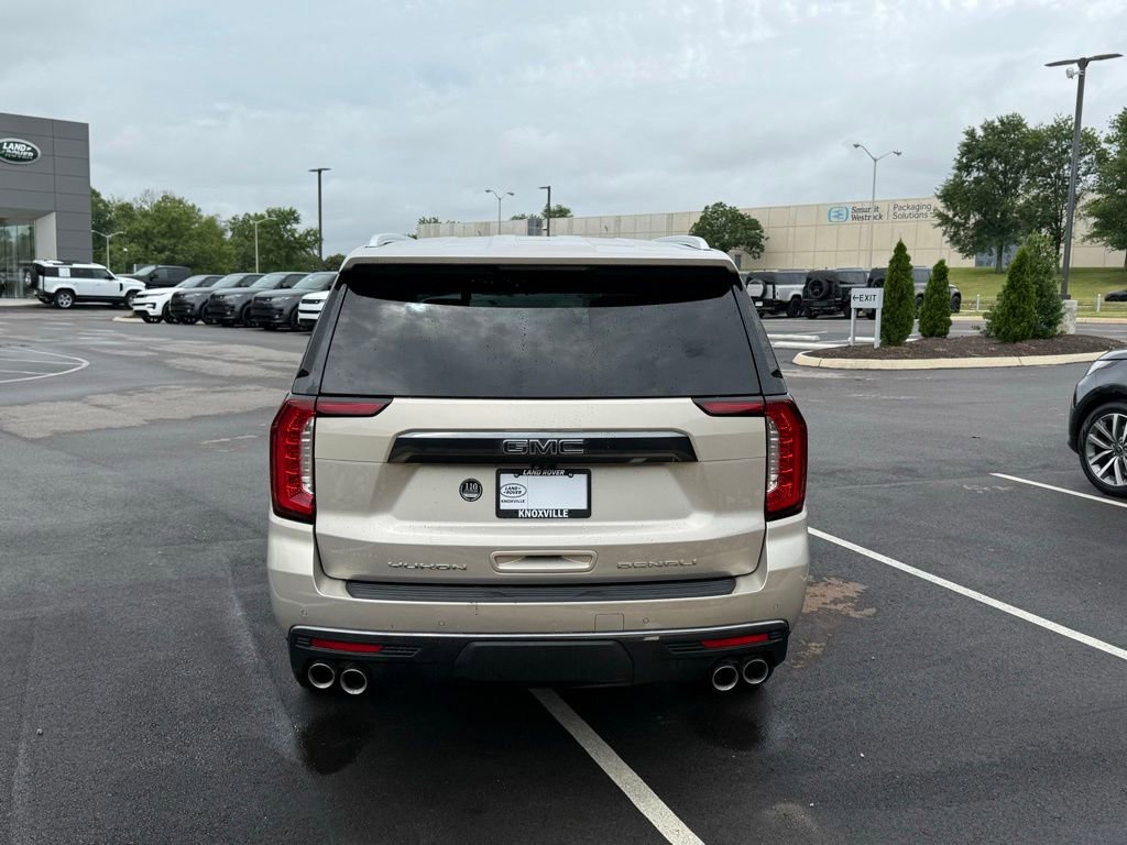 Used 2024 GMC Yukon Denali Ultimate AWD/4WD image 9