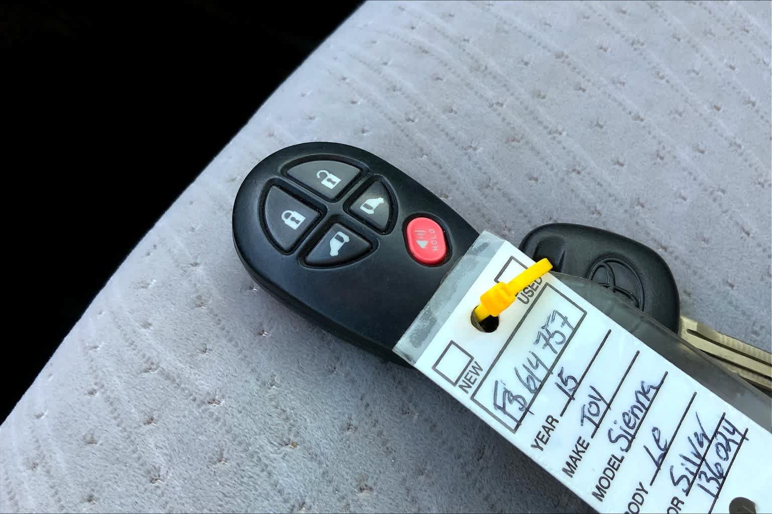 Used 2015 Toyota Sienna LE FWD image 14
