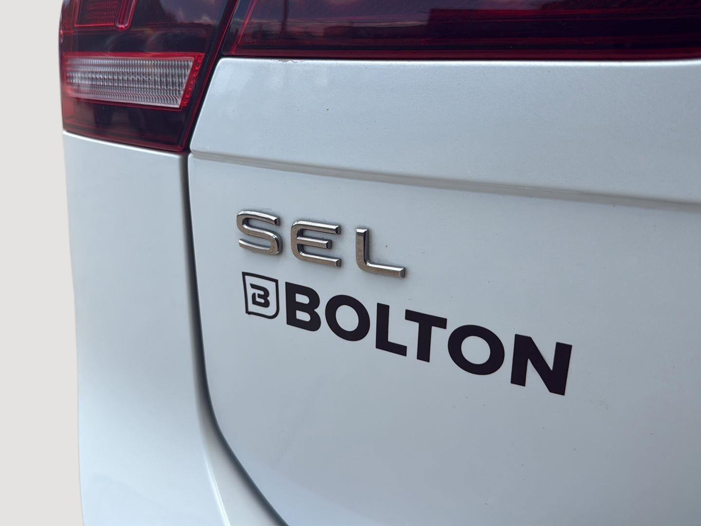 Used 2024 Volkswagen Tiguan SEL R-Line w/ MDO Package, Two-Row image 11