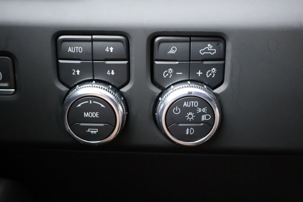 Used 2023 GMC Sierra 1500 AT4 w/ AT4 Premium Package image 29