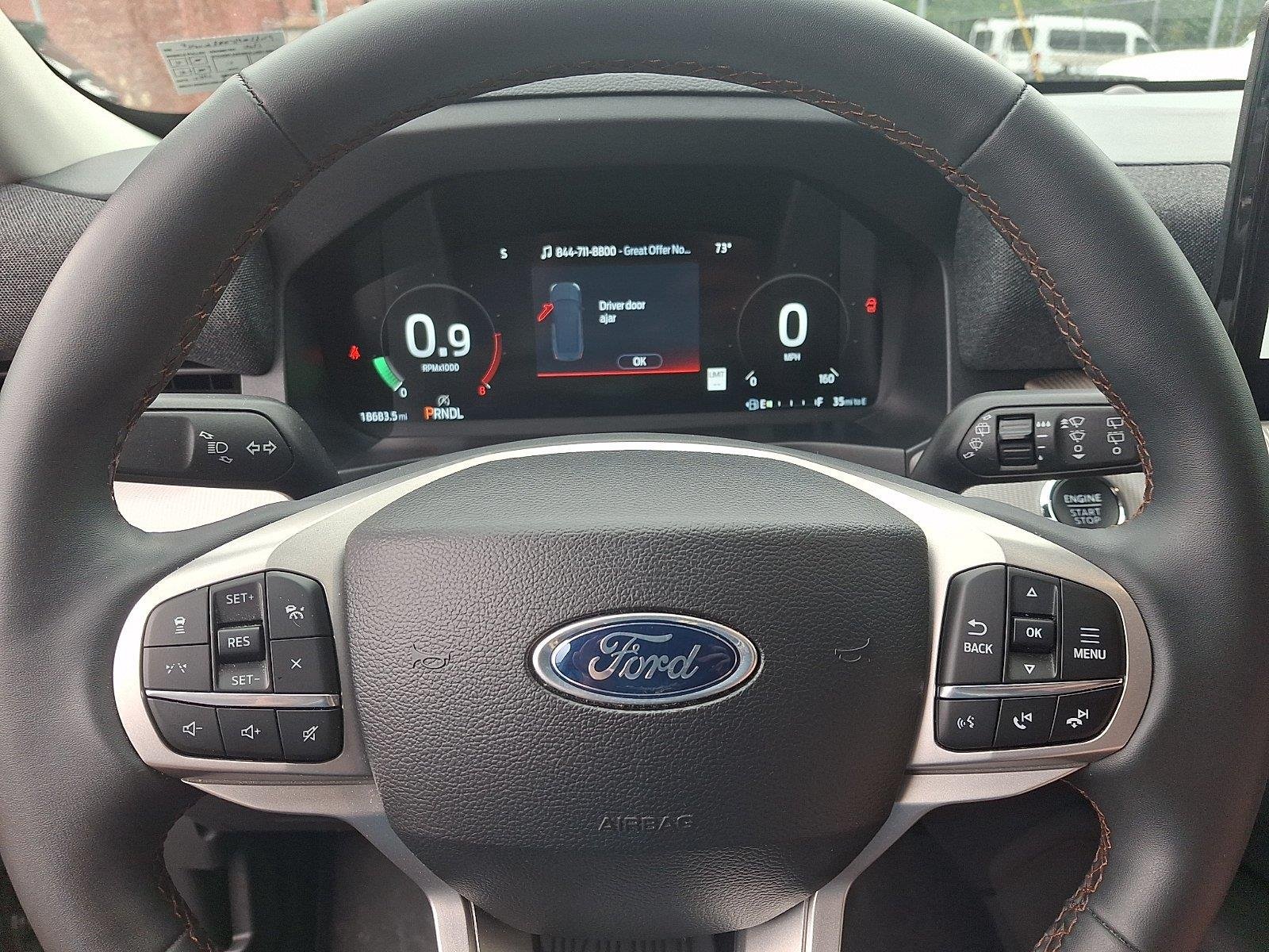 Used 2025 Ford Explorer Active AWD/4WD image 21