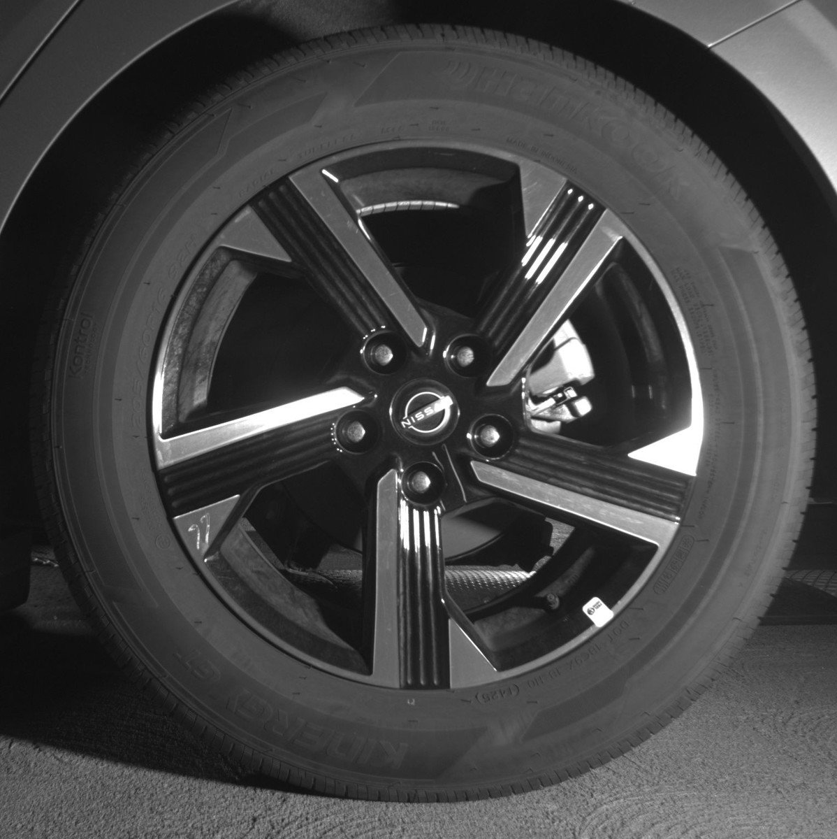 Used 2025 Nissan Sentra SV FWD image 14