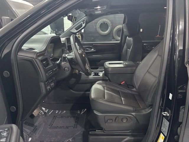 Used 2024 Chevrolet Suburban High Country w/ Max Trailering Package image 11