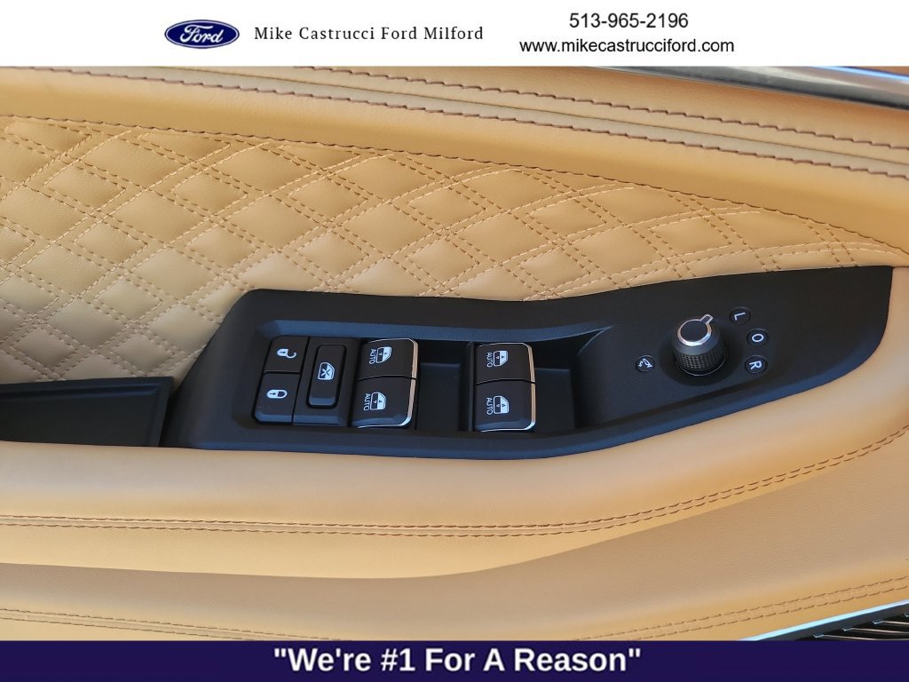 Used 2025 Jeep Grand Cherokee Summit AWD/4WD image 19