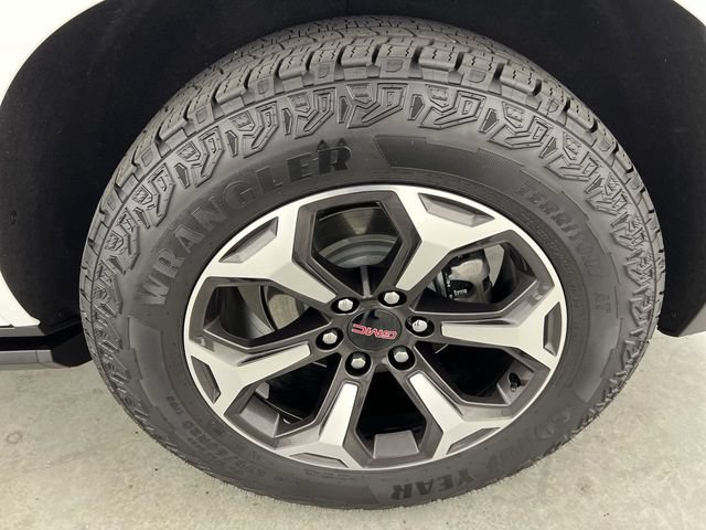 Used 2025 GMC Yukon AT4 Ultimate AWD/4WD image 34