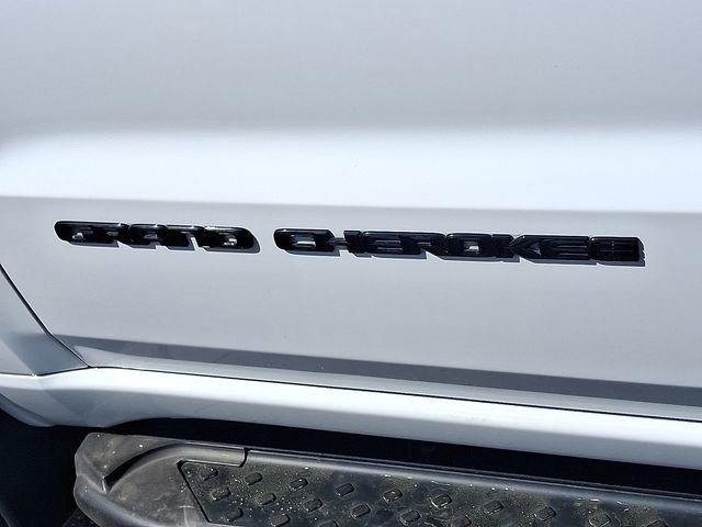 Used 2020 Jeep Grand Cherokee Altitude image 31