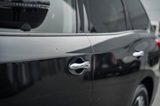 Used 2019 Nissan Pathfinder SL image 16