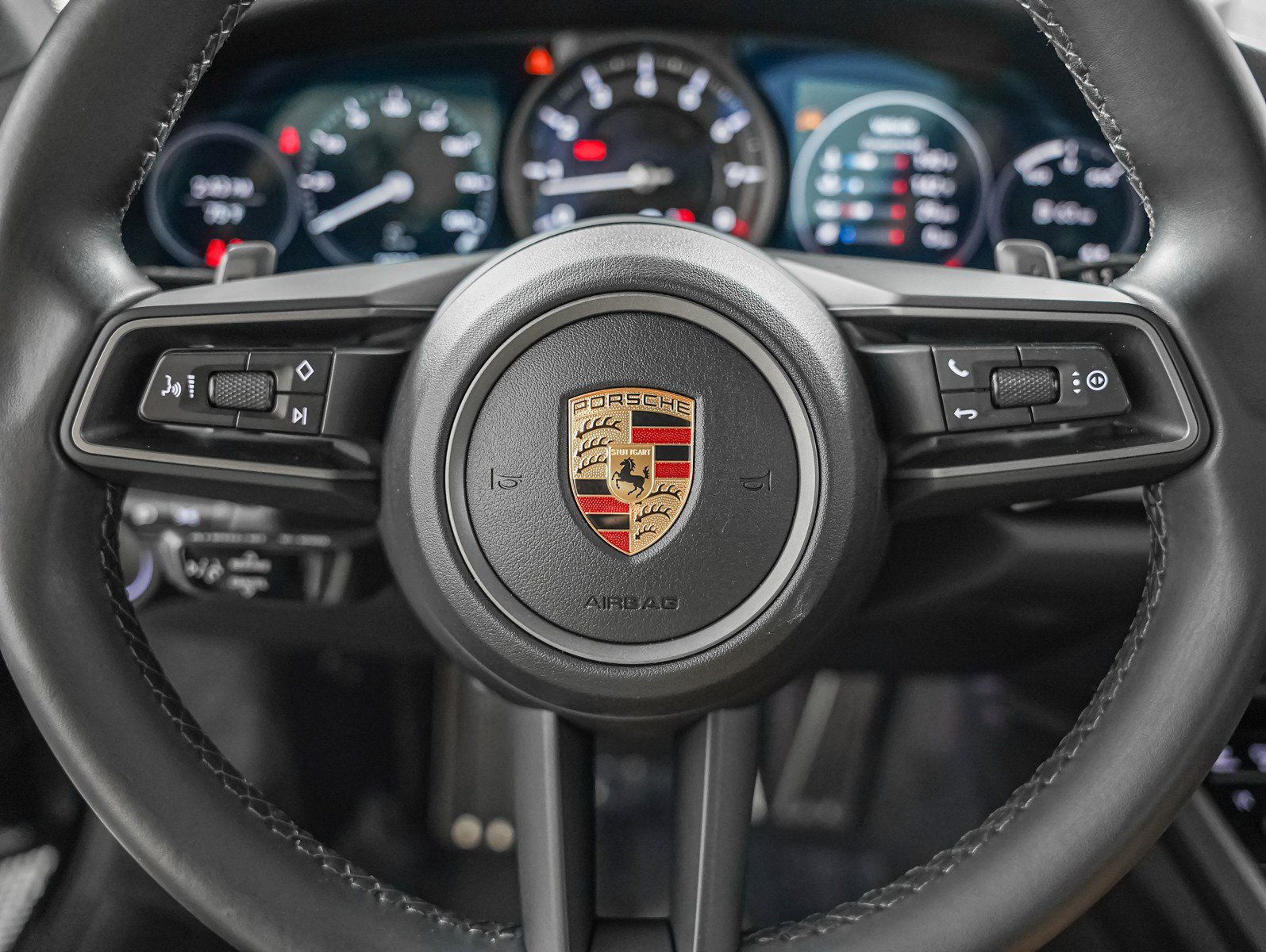 Certified 2022 Porsche 911 Carrera w/ Premium Package RWD image 16