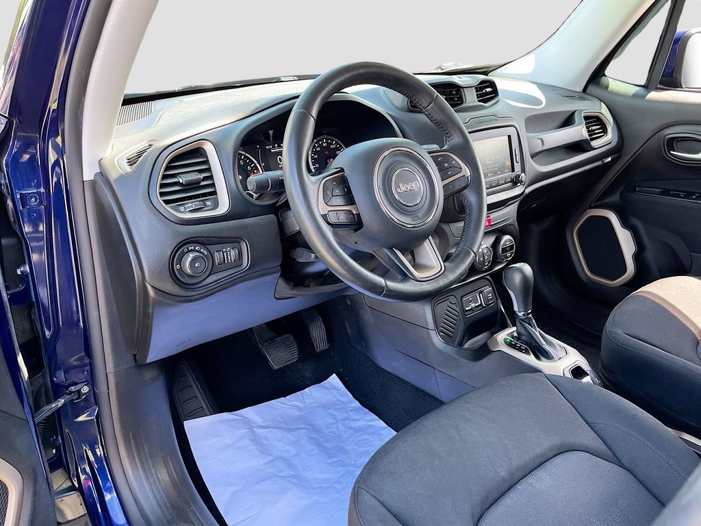Certified 2016 Jeep Renegade Latitude image 9
