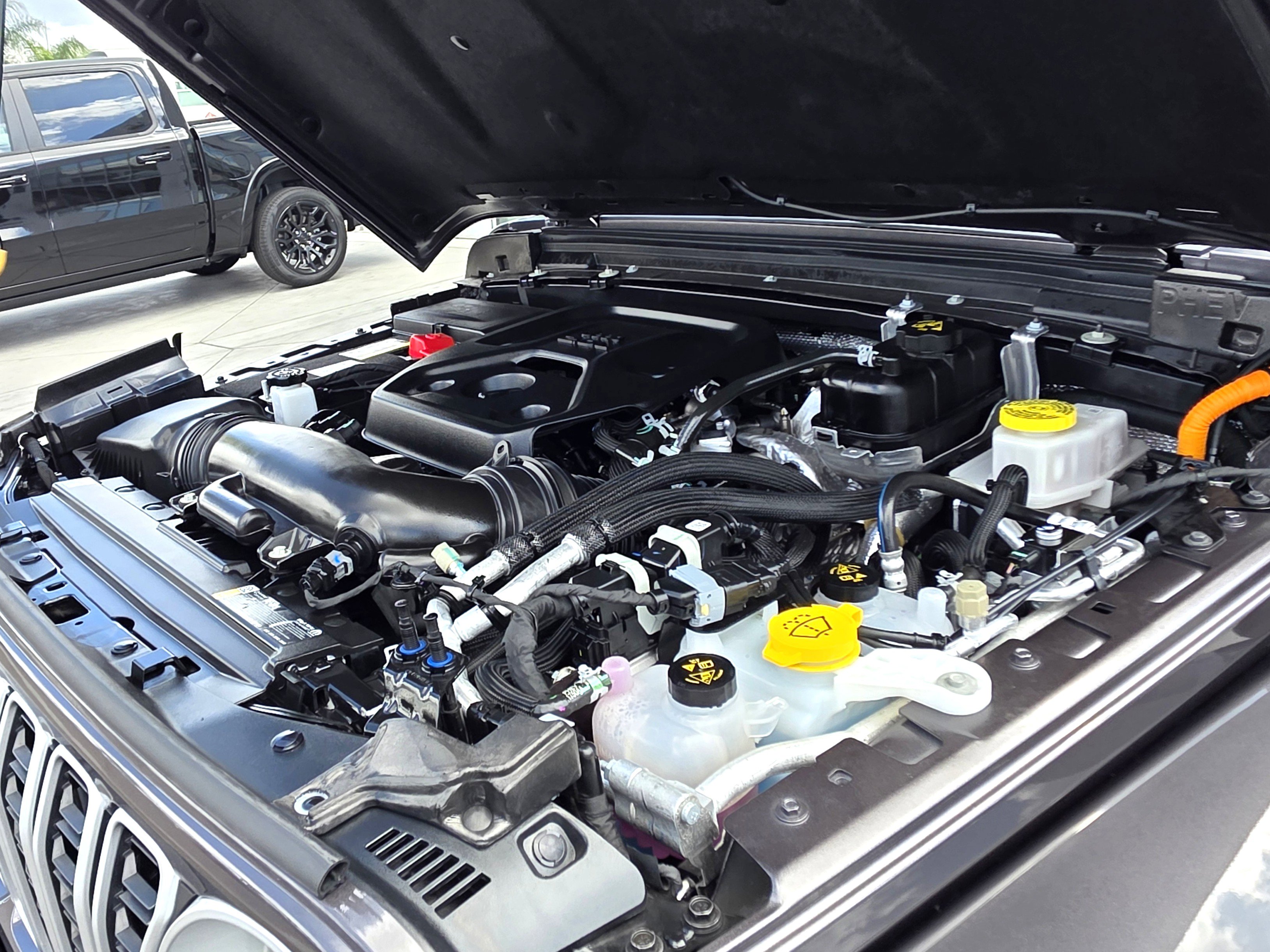 Certified 2025 Jeep Wrangler Sahara image 20