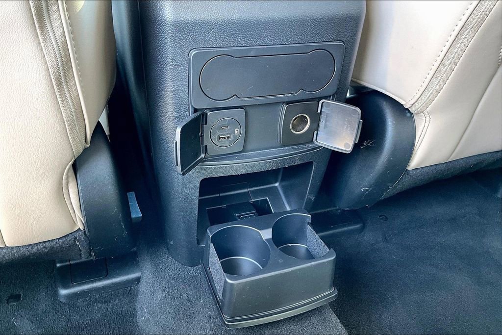 Used 2022 Ford Explorer XLT w/ Equipment Group 202A image 21