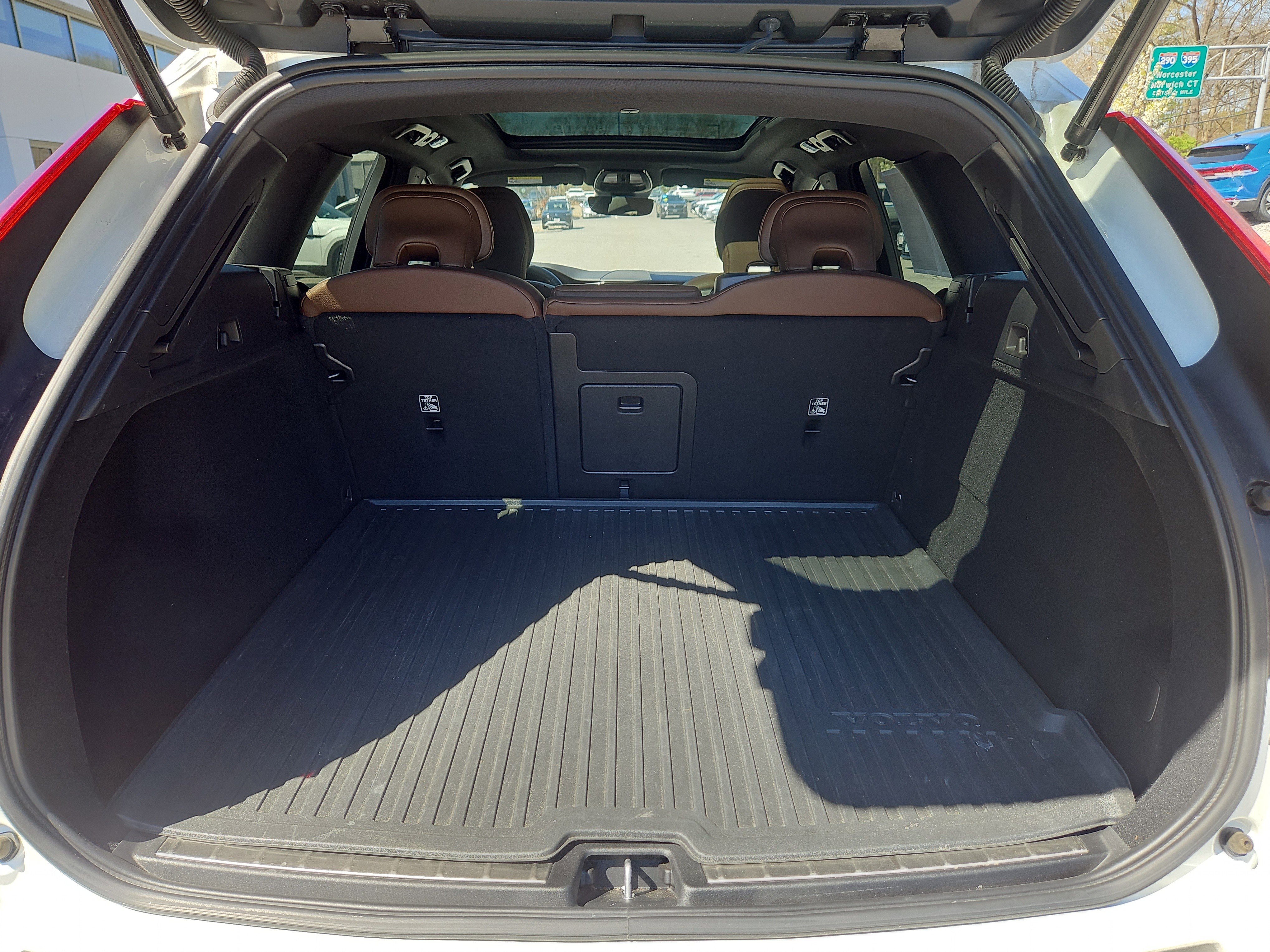 Certified 2023 Volvo XC60 B5 Plus w/ Climate Package AWD/4WD image 33