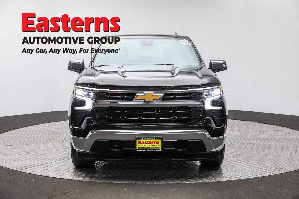 Used 2022 Chevrolet Silverado 1500 LT image 2