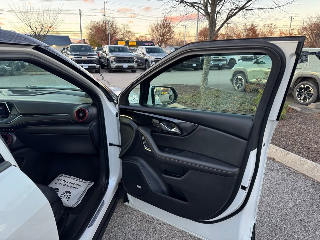 Used 2022 Chevrolet Blazer RS w/ Enhanced Convenience Package image 23