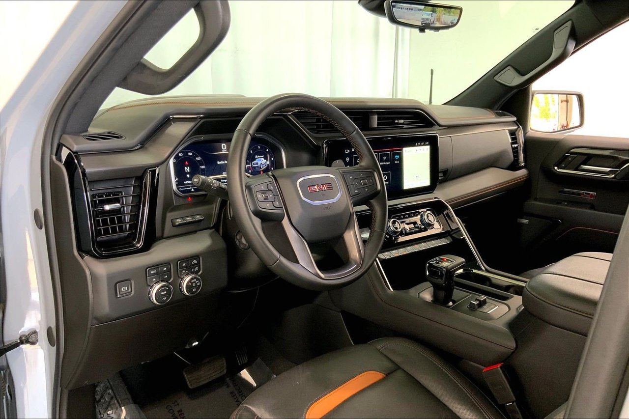Used 2024 GMC Sierra 1500 AT4 w/ Technology Package AWD/4WD image 14