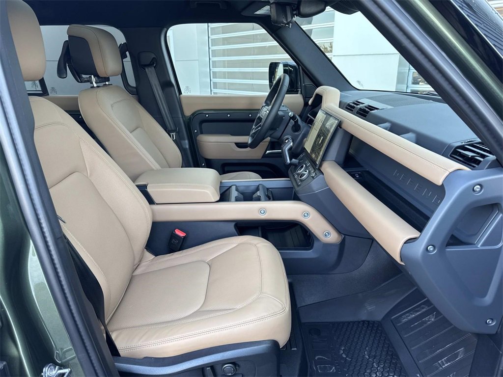 New 2026 Land Rover Defender 110 X-Dynamic SE image 8