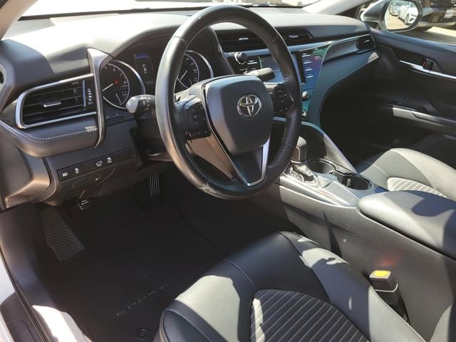 Used 2020 Toyota Camry SE w/ Carpet Mat Package image 16
