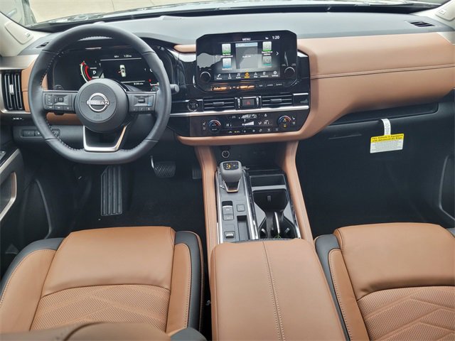 New 2025 Nissan Pathfinder Platinum image 10