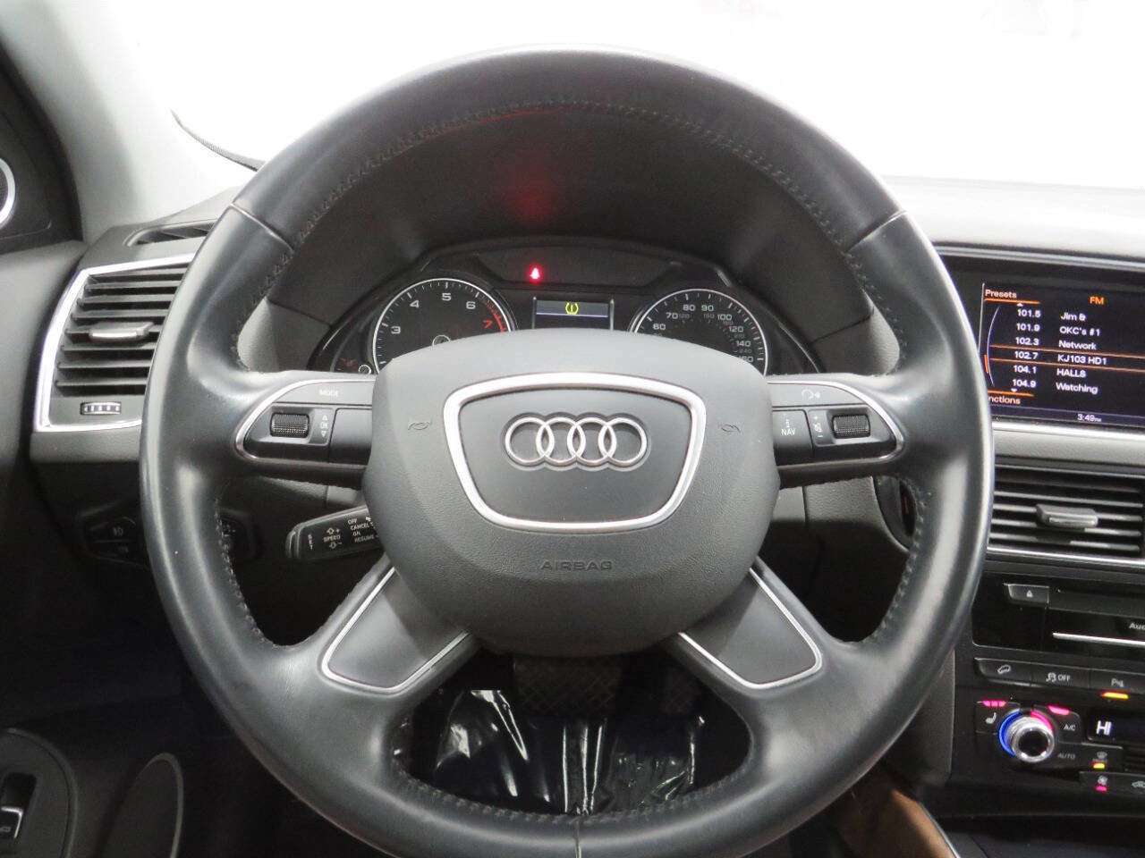 Used 2016 Audi Q5 2.0T Premium Plus w/ Technology Package AWD/4WD image 16