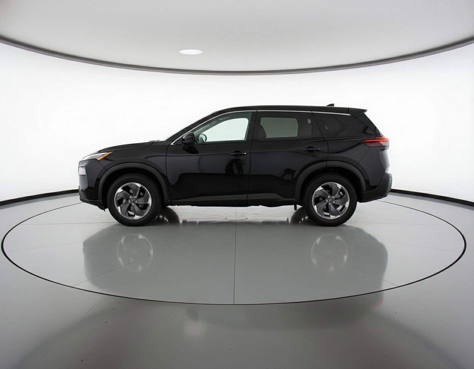 Used 2025 Nissan Rogue SV image 5