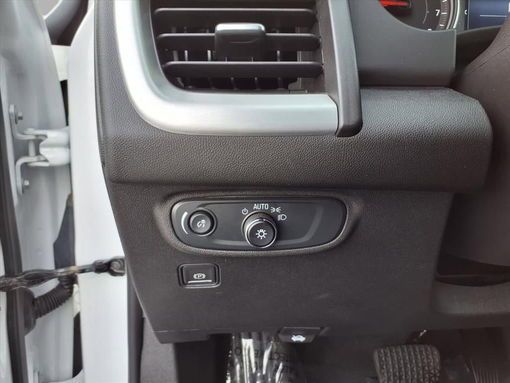 Used 2024 GMC Terrain SLE image 13