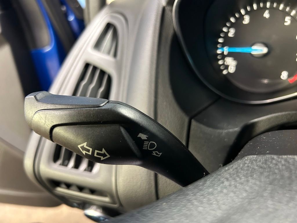 Used 2018 Ford Focus SE w/ SE Appearance Package image 51