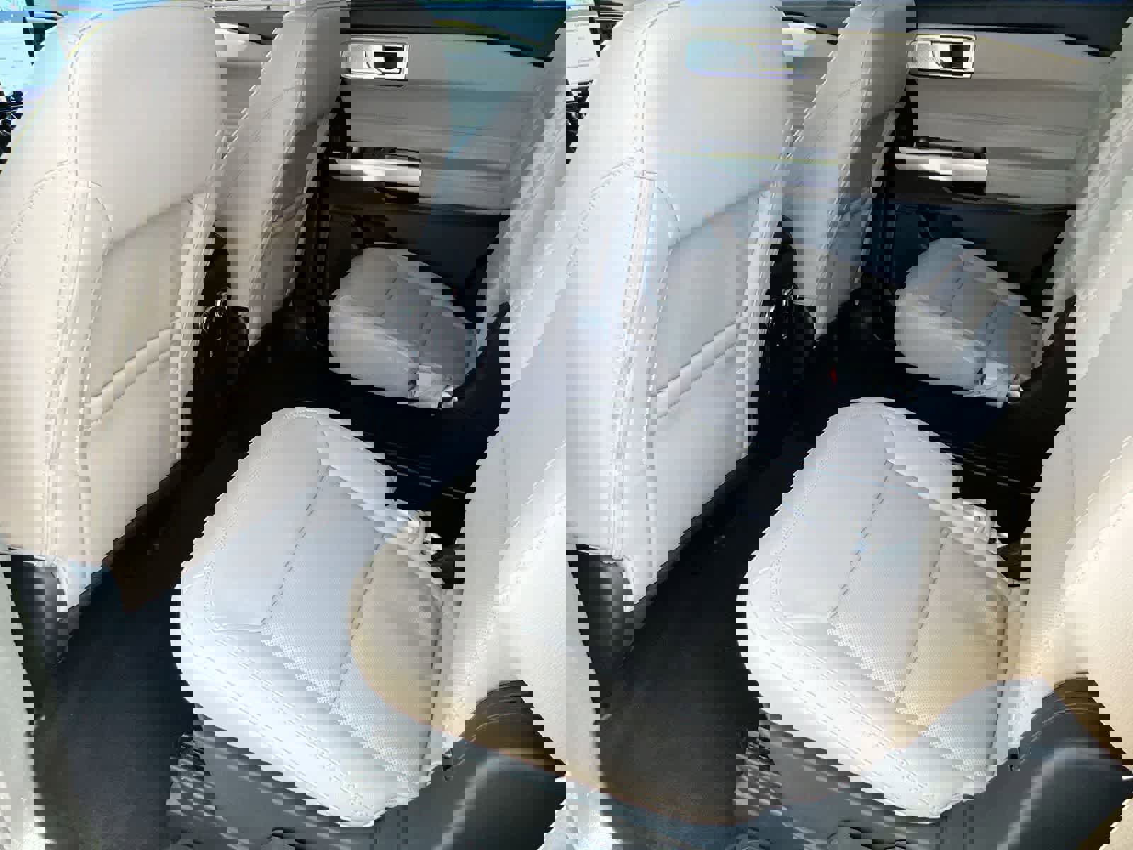 Used 2023 Ford Explorer Limited w/ Limited Technology Package image 18