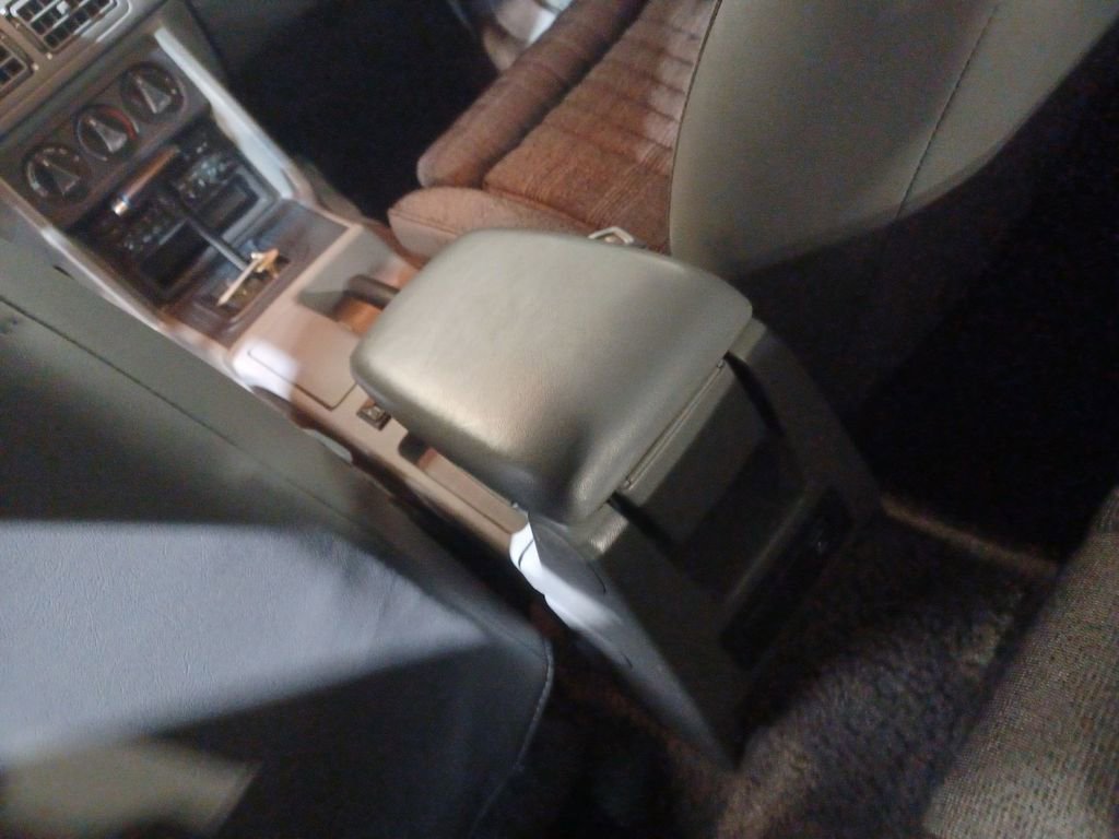 Used 1988 Ford Mustang GT image 21