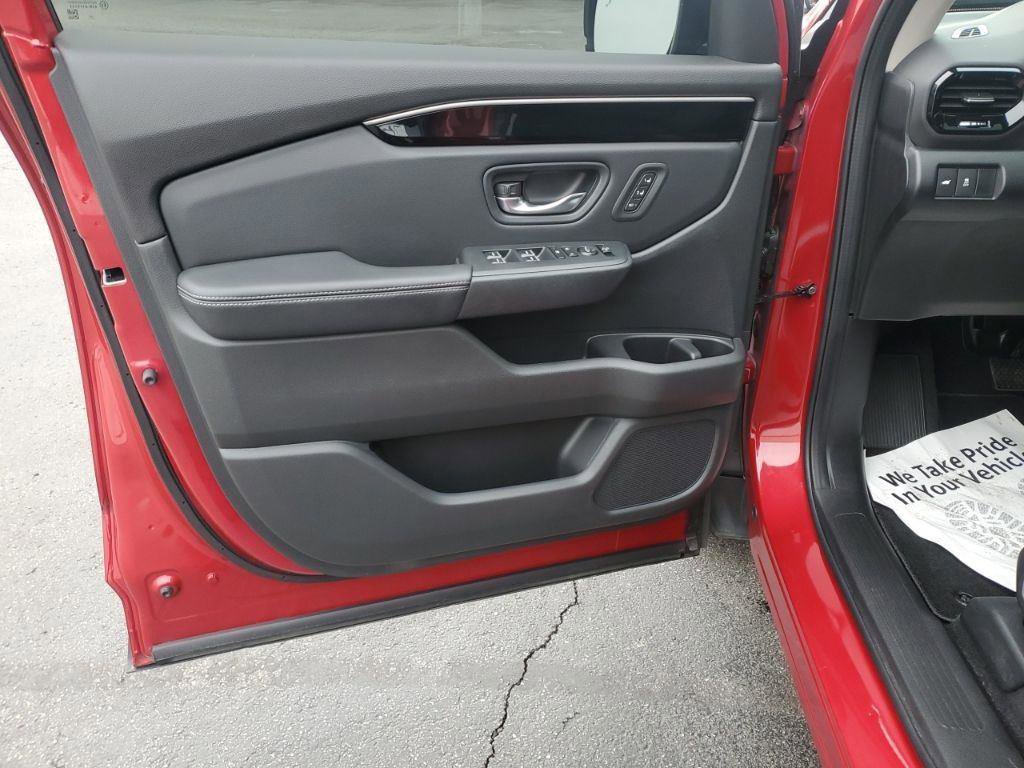 Used 2023 Honda Pilot Touring image 13