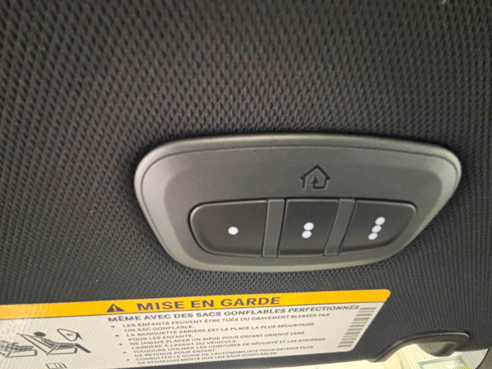 New 2027 Chrysler Pacifica Select FWD image 31