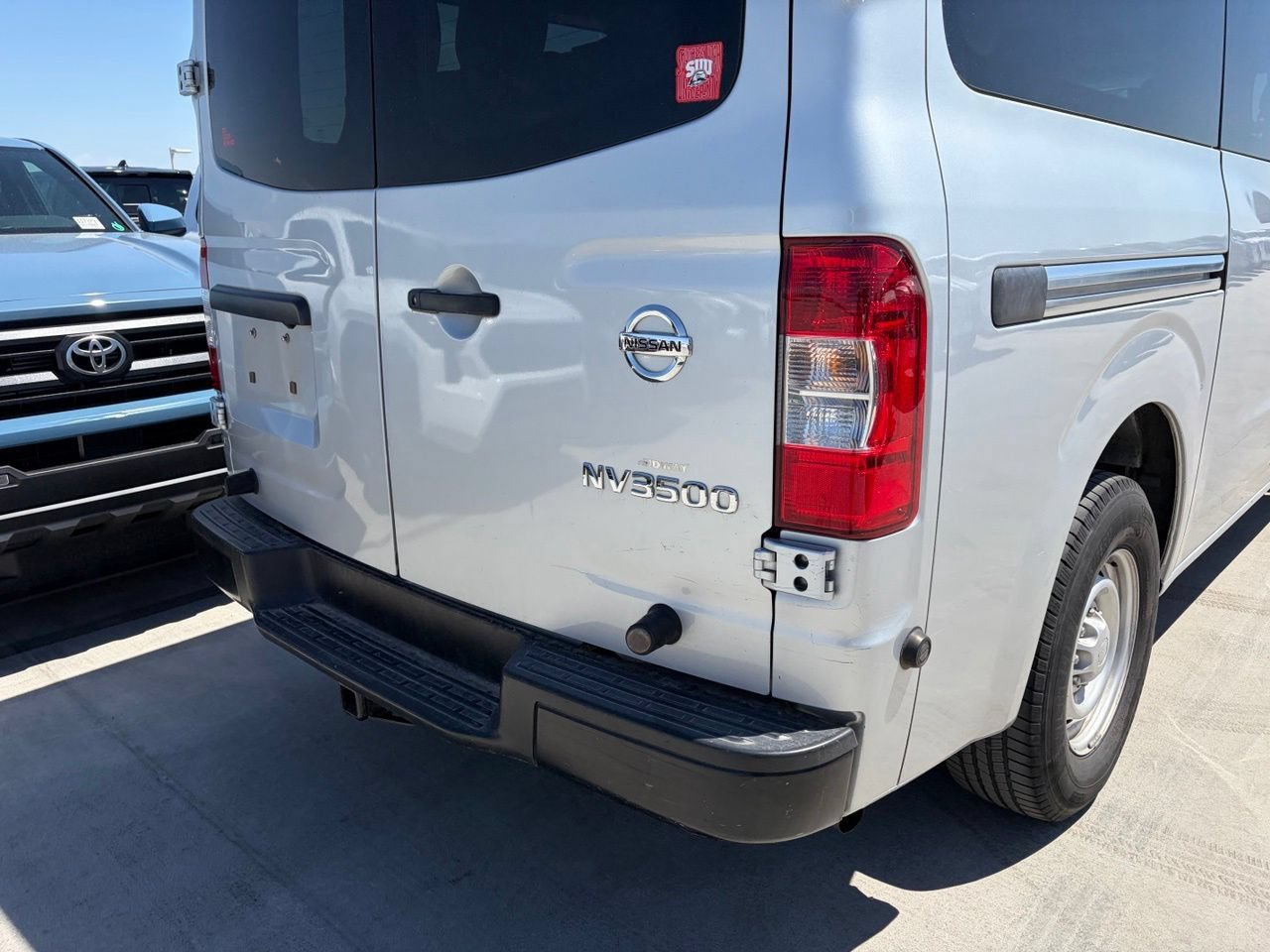 Used 2018 Nissan NV 3500 S RWD image 4