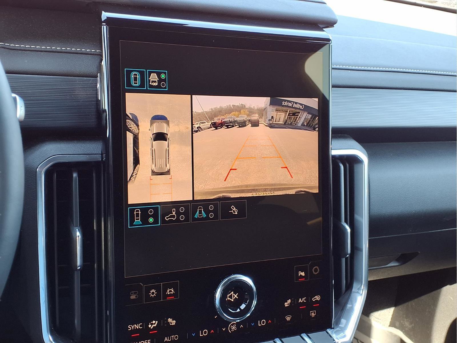 Used 2026 GMC Acadia Elevation w/ Elevation Premium Package FWD image 9